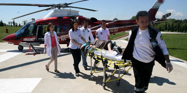 Ambulans helikopter 72 yaşındaki Nezire nine için havalandı