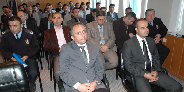 Elbistan'da emniyet personeline başarı belgesi