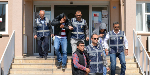 Erdemli polisinden hırsızlara suçüstü
