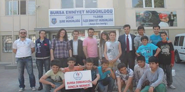 Çocuklardan polis ağabeylerine ziyaret