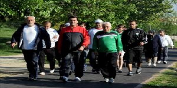 Başkan Dündar sporcularla koştu