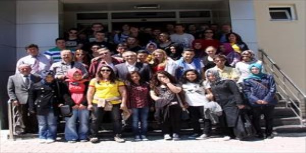 Comenius projesi kapsamında Uşak'a gelen öğrenciler UOSB'yi gezdi