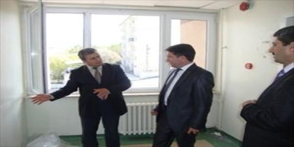 Kaymakam Nesim Babahanoğlu hastanede inceleme yaptı