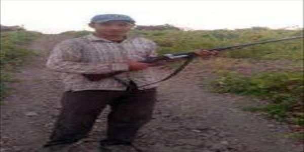 Yılanı vurmak isterken kendini vuran genç öldü