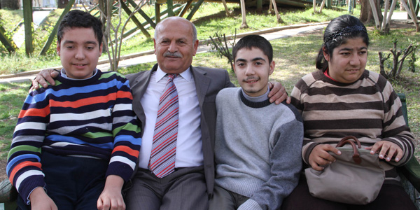 İmamdı, kendini engellilere adadı