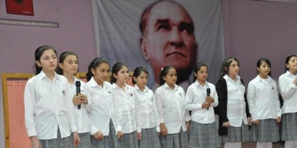 Yerköy'de öğrencilerden Kutlu Doğum Haftası programı