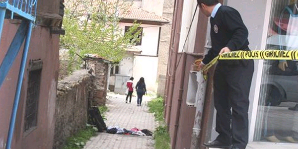 Yozgat'ta patlat�lan ��pheli valizden giysi ��kt�