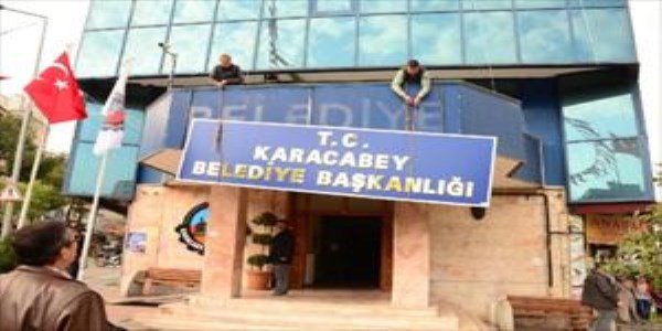 'T.C.'li tabela, ayd�nlatmas�ndaki ar�za nedeniyle kald�r�ld�