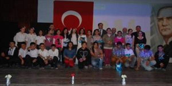 Peygamberimizin hayat�n� en iyi anlatanlar tabletle �d�llendirildi
