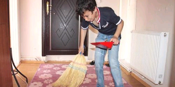 18 ya��ndaki Nurettin, 11 ya��nda gibi g�r�n�yor