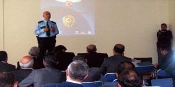 Polisten imamlara bilgilendirme toplant�s�