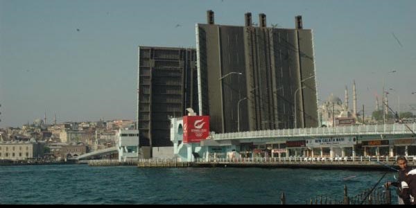 Unkapan� ve Galatak�pr�s� dubalar�ndan ayr�ld�/Video