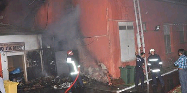 Bursa'da hastanede yang�n pani�i