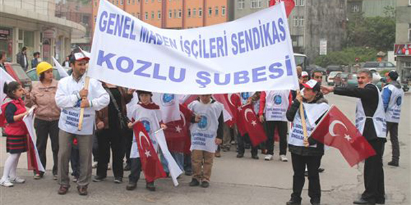 Madenciler 4 kilometre yürüyerek, kutlamalara katıldı