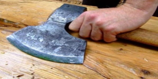 Baltayla amcas�n� �ld�rd�