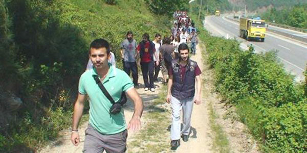 Pikniğe giden öğrenciler, Roma mezar kalıntıları buldu