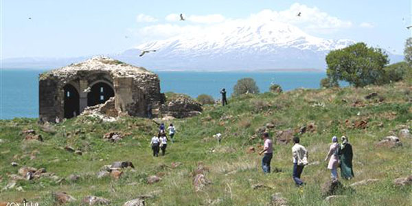 Tarihi manast�r restore edilmeyi bekliyor