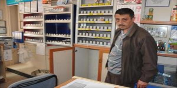 Eski belediye ba�kan�n�n benzin istasyonu soyuldu