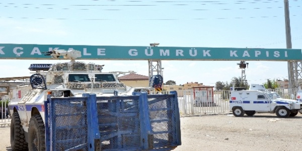 Ak�akale �ehit polis i�in sokaklara d�k�ld�