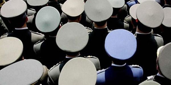 Darbe ma�duru subaylar, darbecilerle mahkemede y�zle�ecek