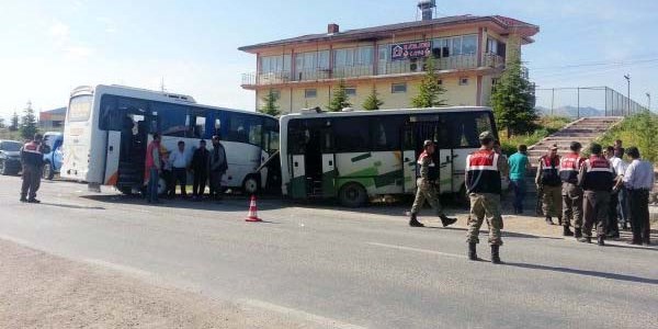 Öğrenci servisi ile işçi servisi çarpıştı : 15 yaralı/Video