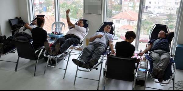 Kan bağışında yüz güldüren artış