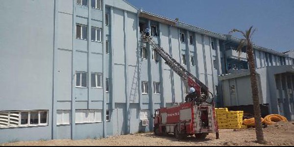 Hastanede tatbikat skandal�