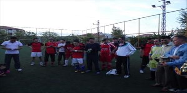 MEB personelleri halı saha futbol turnuvası sona erdi
