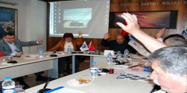 Belediye Meclisi'nde önce tartıştılar sonra uzlaştılar