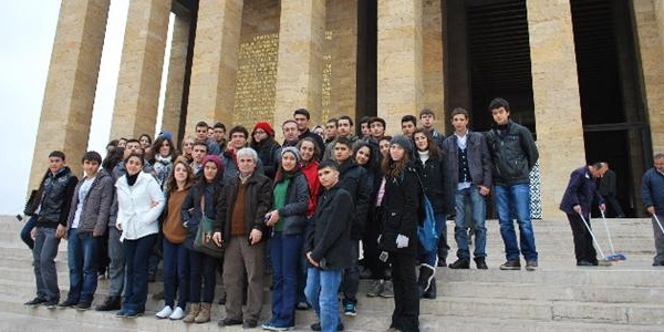 �demi� Anadolu Lisesi ��rencileri �niversiteleri tan�yor