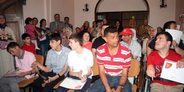 Bursa'da engelliler okuma yazma öğrendi