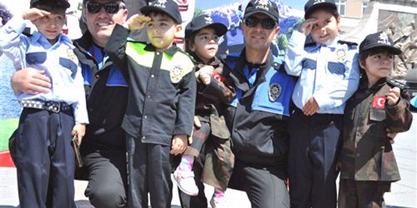 Trafik haftas� kutlan�yor