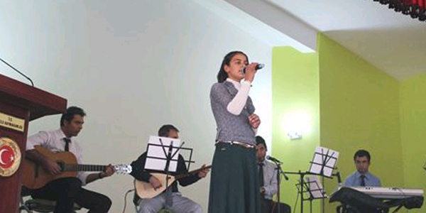 Dicle'de ��renciler aras� ses yar��mas� d�zenlendi