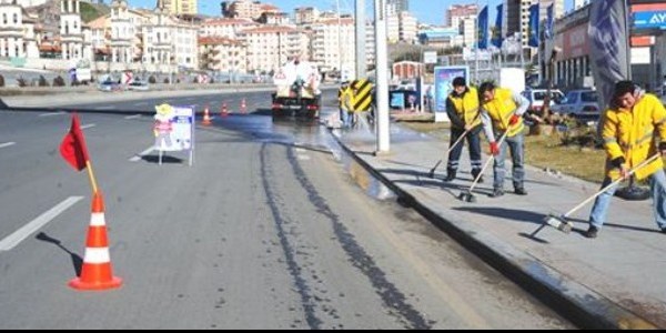 Kald�r�m kirleten esnafa 2 bin lira ceza