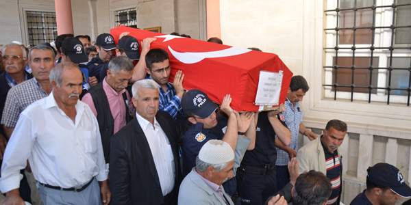 Kazada şehit olan emniyet amiri Elazığ'da toprağa verildi