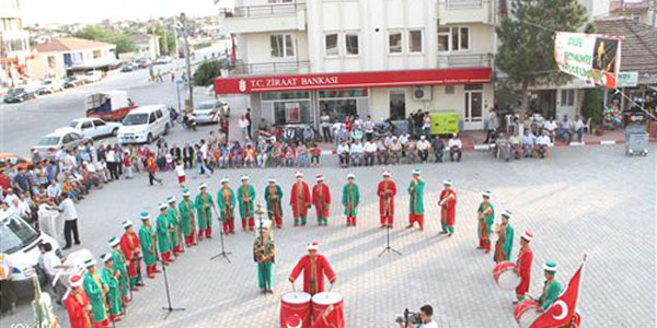 Köprübaşı, askerlerini mehteranla uğurladı