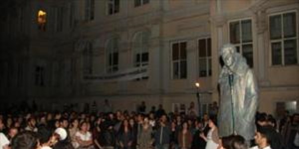 Mimar Sinan G�zel Sanatlar �niversitesi'nde Deniz Gezmi� heykeli tart��mas�