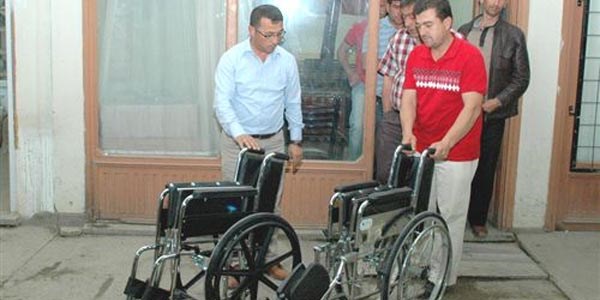 Güvercin satıp tekerlekli sandalye aldılar