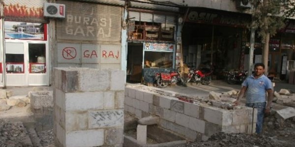 Tarihi çeşme yıkılarak aslına uygun şekilde yapılıyor