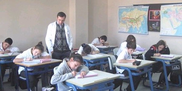Burhaniye'deki kolejde sınav heyecanı