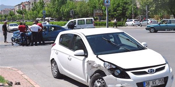 Kayseri'de trafik kazası: 5 yaralı