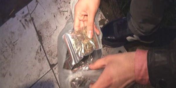 Cami avlusunda uyuşturucu satan şebekeye operasyon