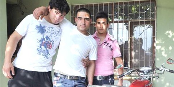 Polis, kaçmaya çalışan asker adayını bacağından vurdu/ Video