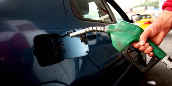 Motorin fiyatlar�na 6 kuru� zam