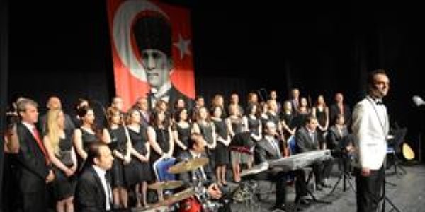 Öğretmenler korosundan Türk Halk Müziği konseri