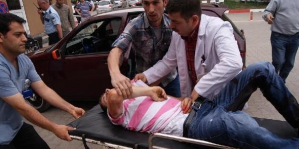 Kom�usunu 5 yerinden b��aklayarak ka�t�