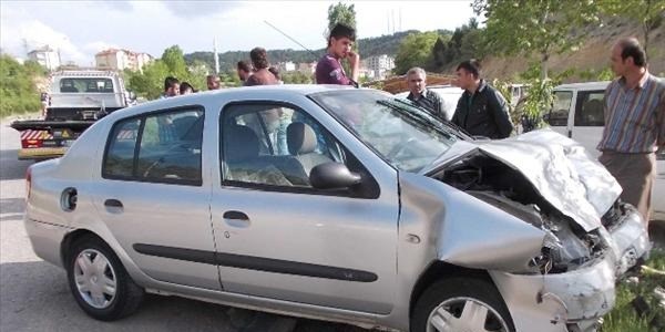 Beyehir'de trafik kazas: 5 yaral