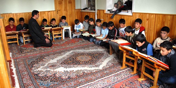 Diyanet, eğitim görevlisi yazılı sınav sonuçlarını açıkladı