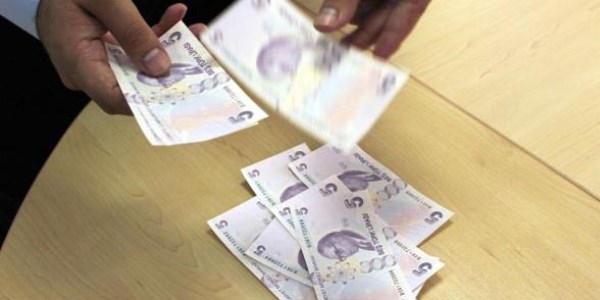 �stanbul'da yeni 5 TL s�k�nt�s�