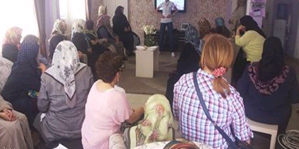 Cedit'te yoga dersi